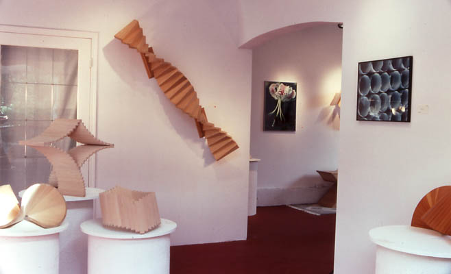 Red Gate Gallery, Front room